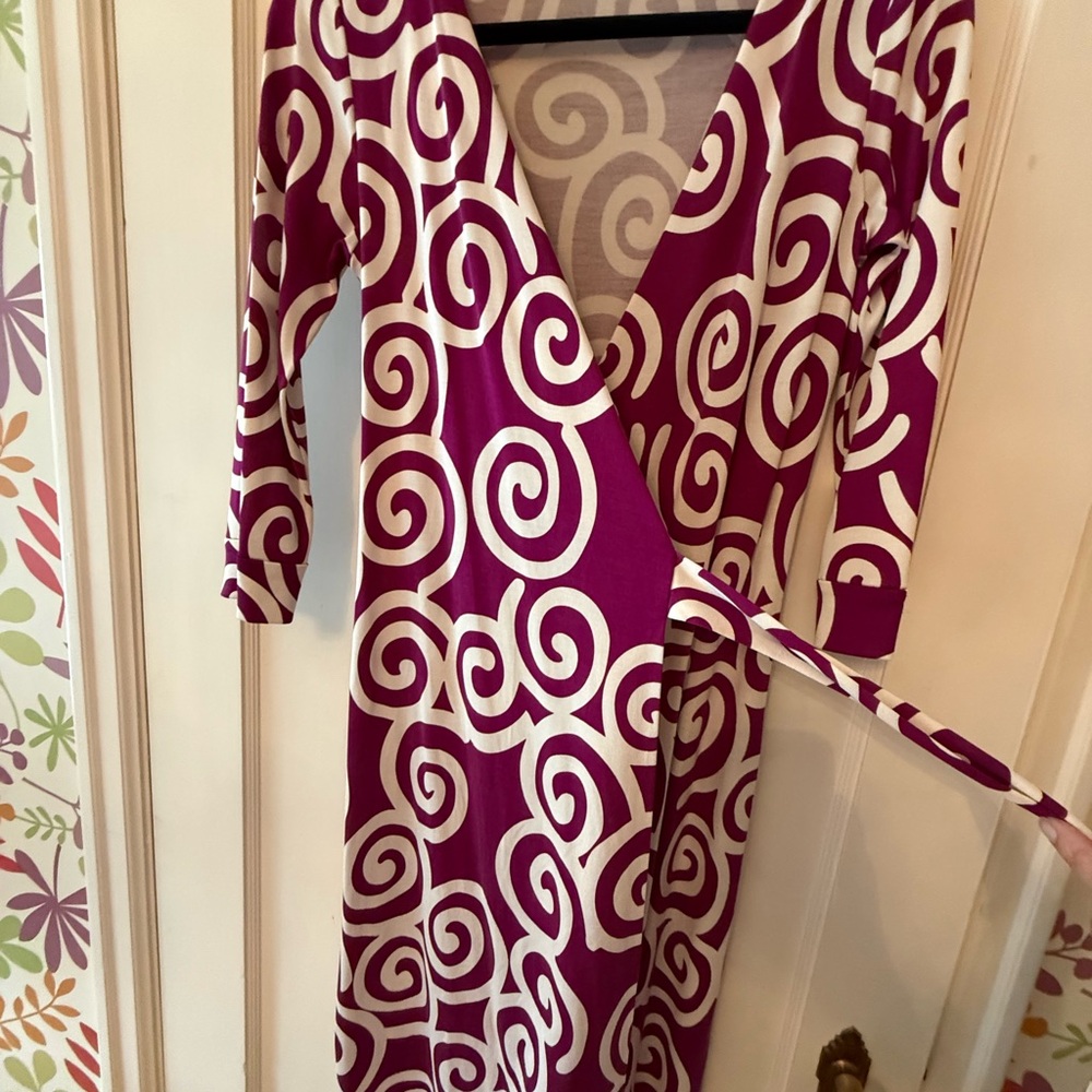 Diane Von Furstenberg Fuchsia and Cream Wrap Dress - Picture 5 of 9